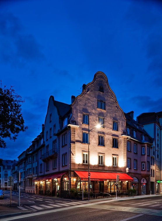 Restaurant Le Théâtre au centre de Colmar en face du Théâtre Unterlinden. Cuisine gourmande, généreuse et faite maison. Portion XXL avec la possibilité de prendre à emporter ou en doggy bag.
